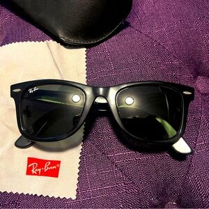 Ray-Ban Original Wayfarer sunglasses